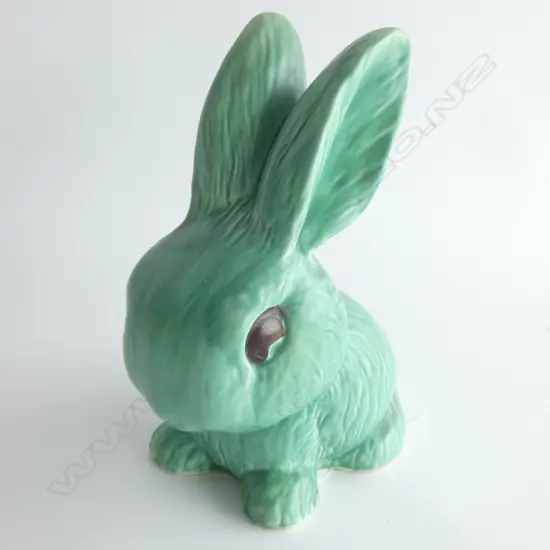 A Sylvac snub nosed rabbit, green